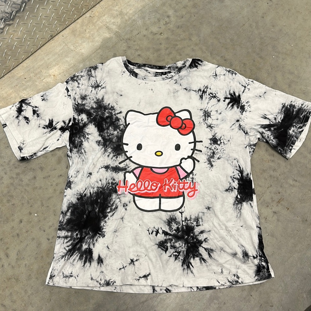 Super Cute Hello Kitty T-Shirt
